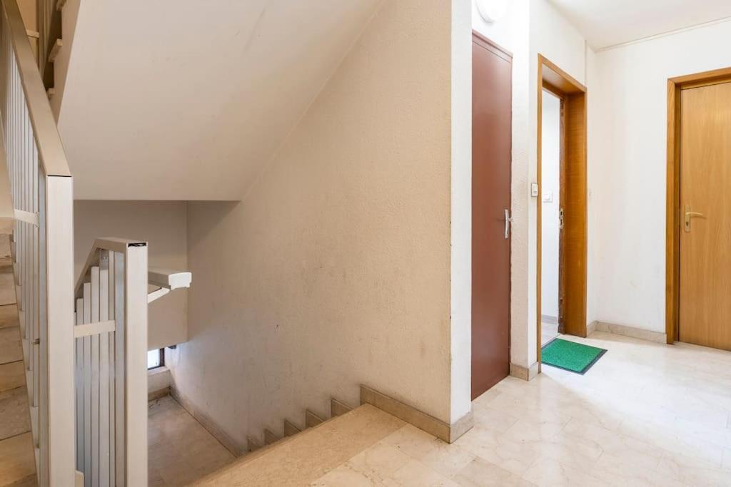 studio cosy proche du centre + parking gratuit Cluses Extérieur photo